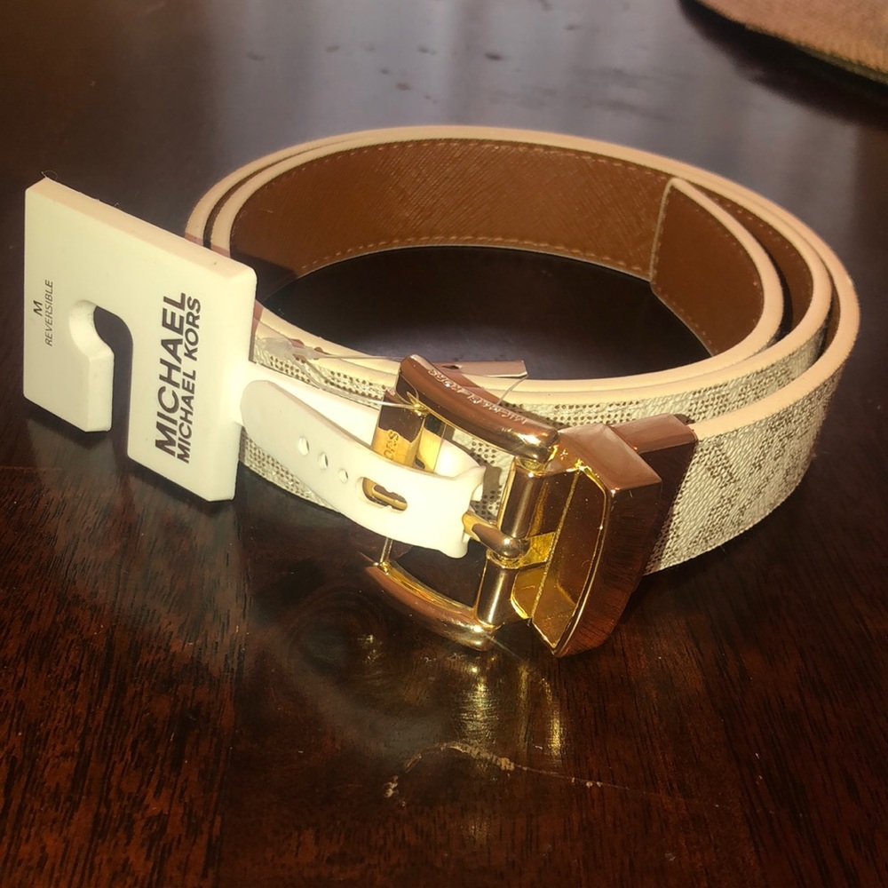 Michael Kory Size M (about 8) twist reversible